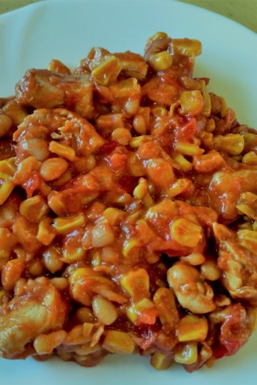 Pikantné kuracie soté s fazuľou