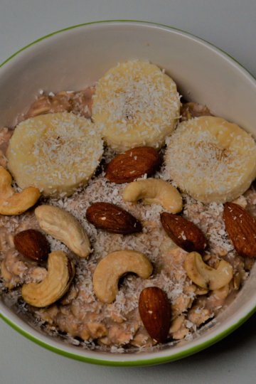 Vegánska proteínová ovsená kaša