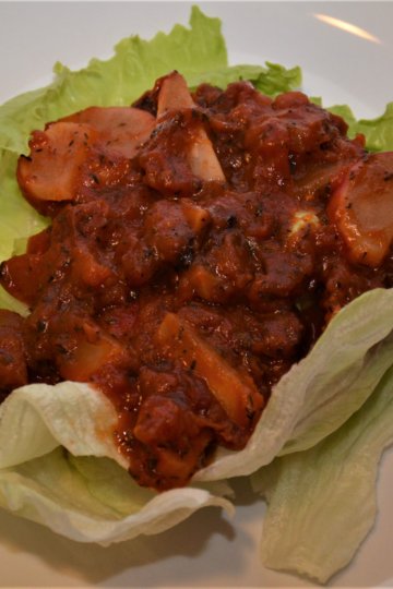 Šalát s paradajkovou omáčkou