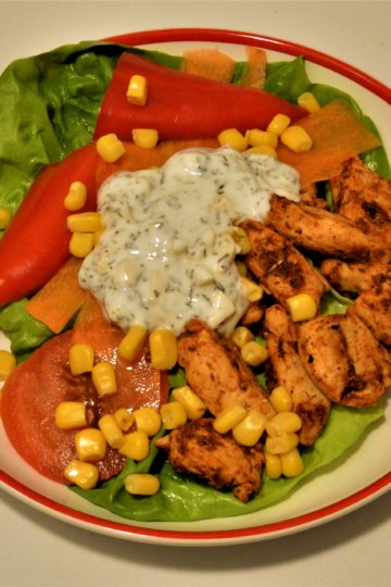 Šalátový tanier s kuracím gyrosom